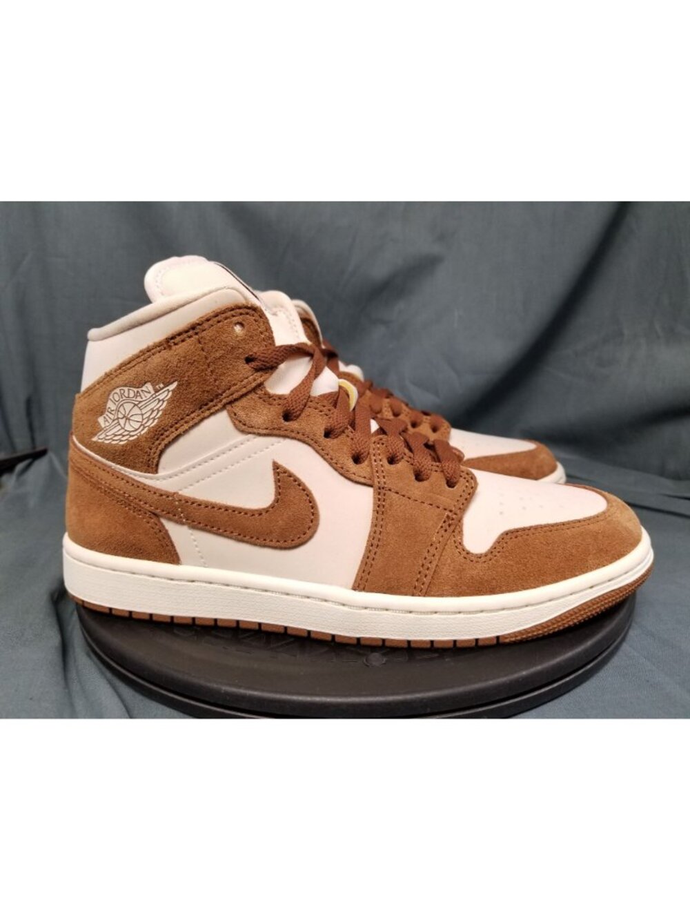 Jordan 1 Mid 'Light British Tan Chalk' BQ6472 203 Womens Size 9 NEW NO BOX! - Picture 9 of 11